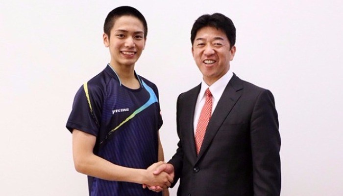 緒方遼太郎選手とアドバイザリー契約写真