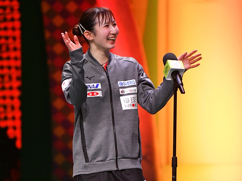 声援に応える早田選手