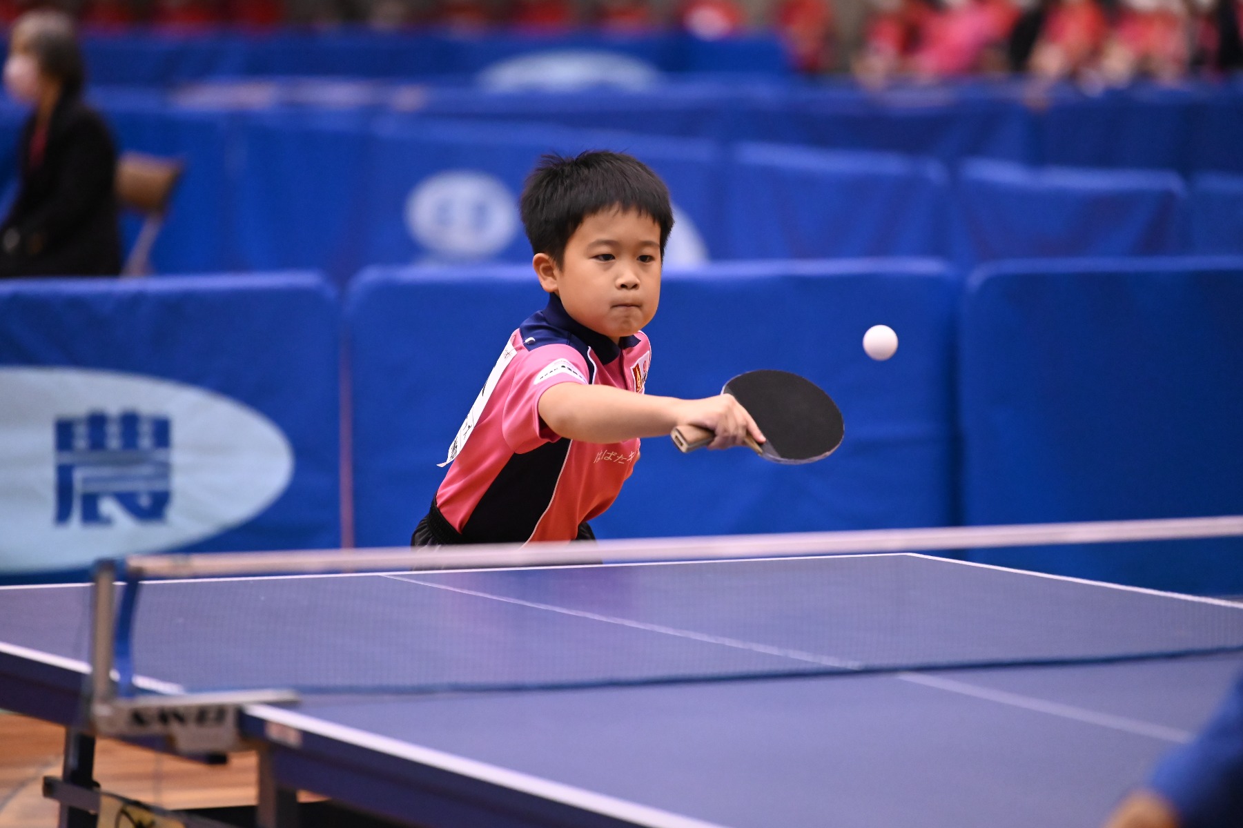 試合をする仲本選手