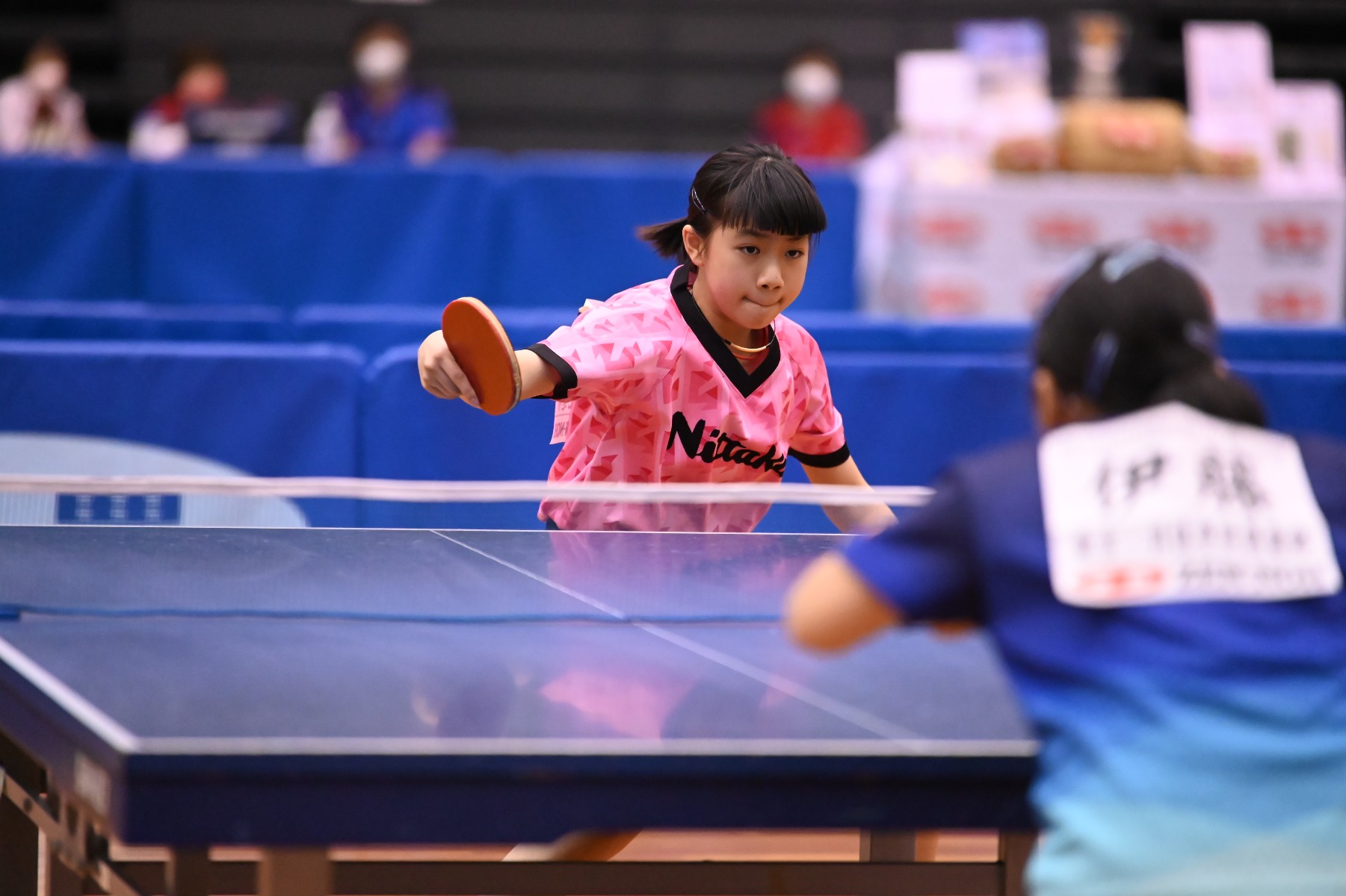 試合をする花沢選手