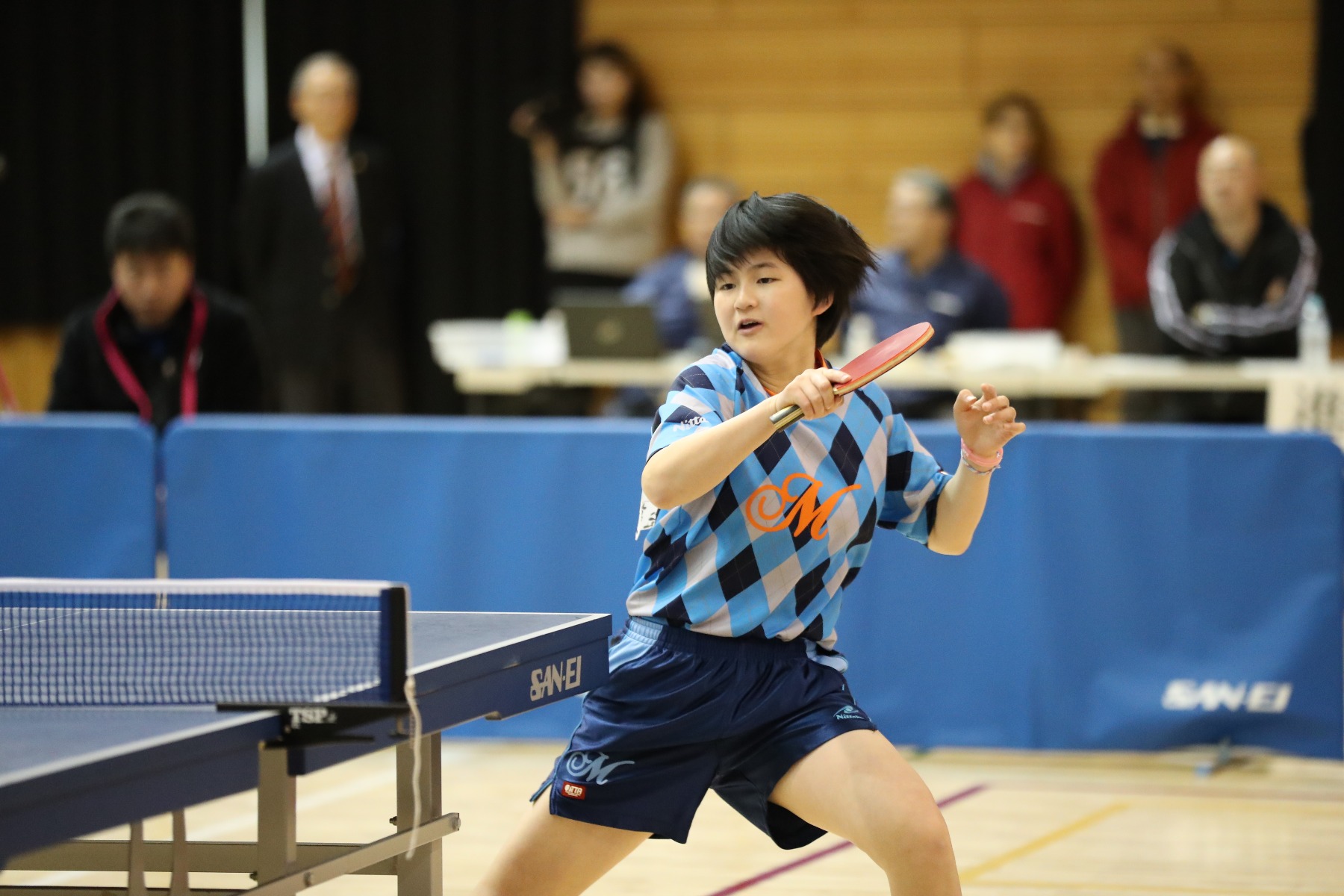 試合をしている白山亜美選手