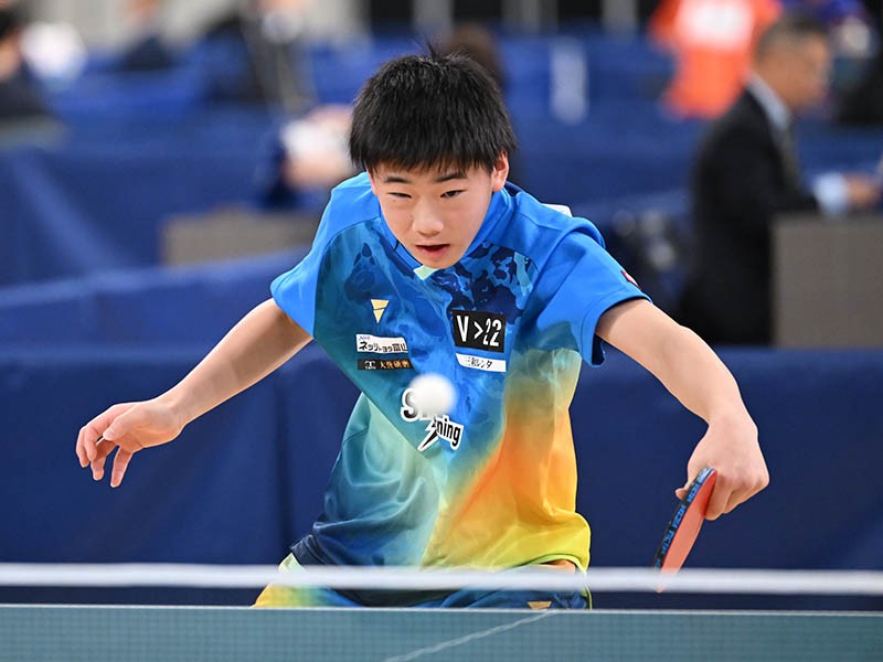 昨日の一般に続いて、ジュニアにも出場した小学6年の柴田。2ゲーム目はジュースと健闘したが、惜敗。今後に向けて、貴重な経験となったはずだ