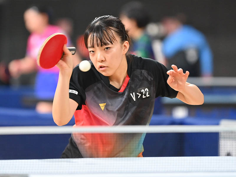 張本美和にしっかり食らいついていった小塩。ナイスプレーを連発した