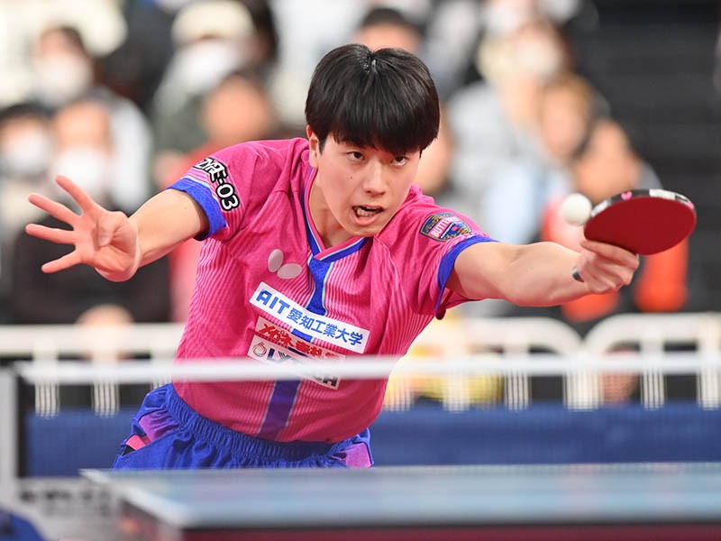 今大会は複数ゲームを落とす試合が多く、厳しい戦いが続いているが、しっかり勝ち切るところが篠塚の強さだ